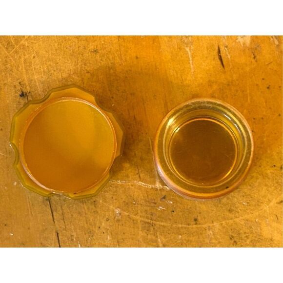 Vintage Bakelite Butterscotch Pearly Nose Powder Container Vanity Trinket Box (8 - Picture 7 of 7